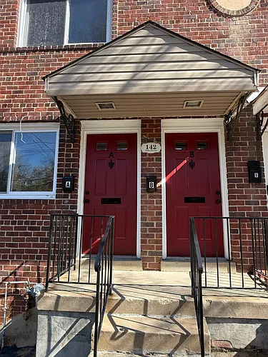 142 Joliet St SW #B Photo 1
