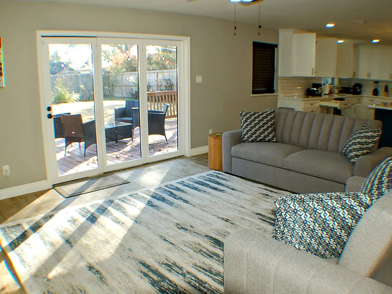 Capello Dr — Photo 14