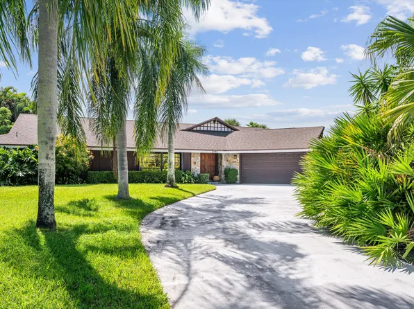 2190 NE Pinecrest Lakes Boulevard, Jensen Beach, FL 34957