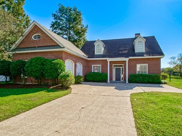 57 Fairway Oaks Dr, New Orleans, LA 70131