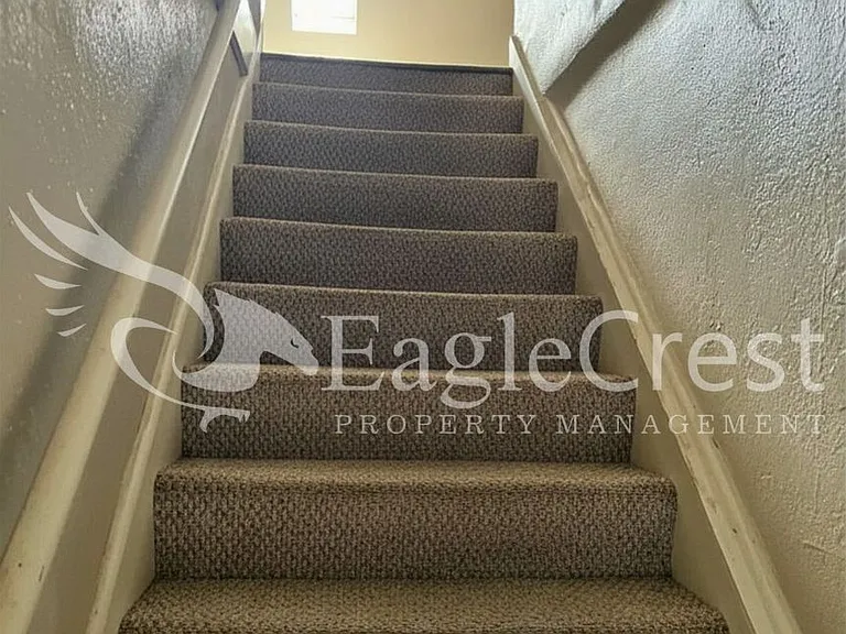 613 Locust St — Photo 11