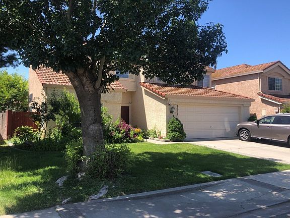 3rd image of 1736 Volendam Ave