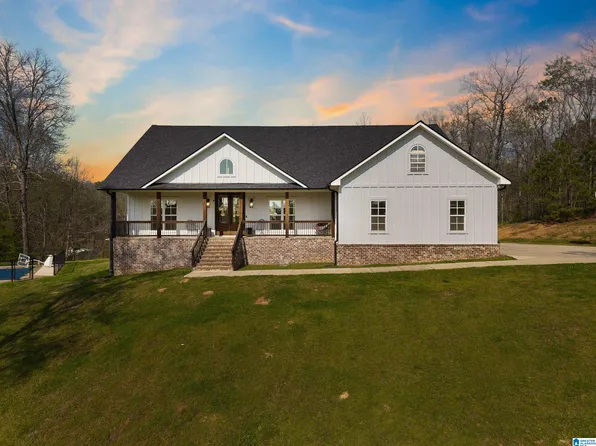 115 Holt Dr, Trafford, AL 35172