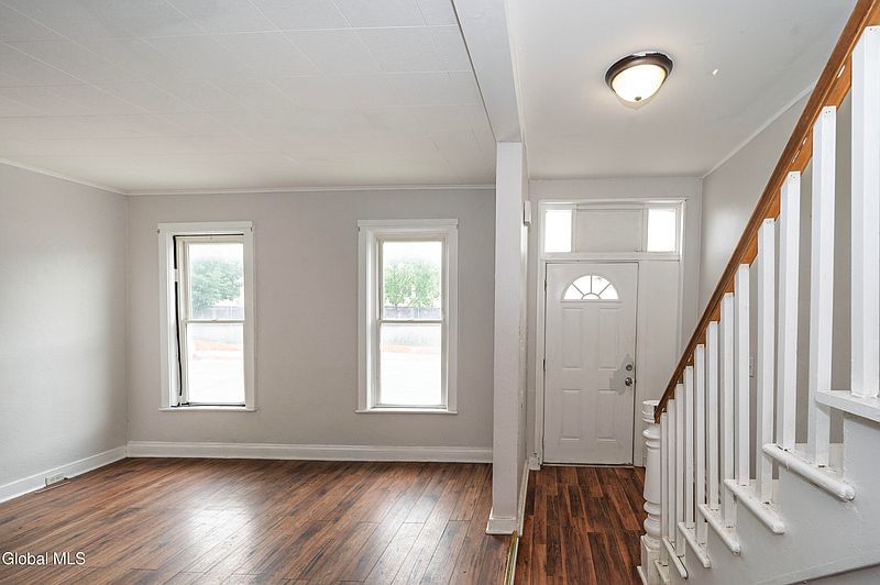 4th image of 19 N Lake Avenue