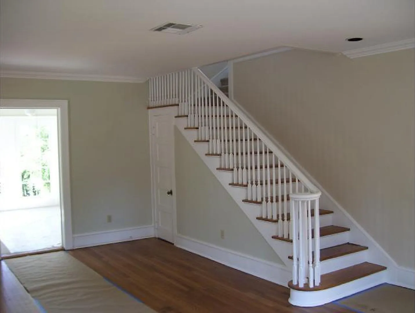 Large 4 Bedroom house with parking in North Campus — Photo 4