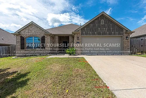 1111 Tulip St Photo 1