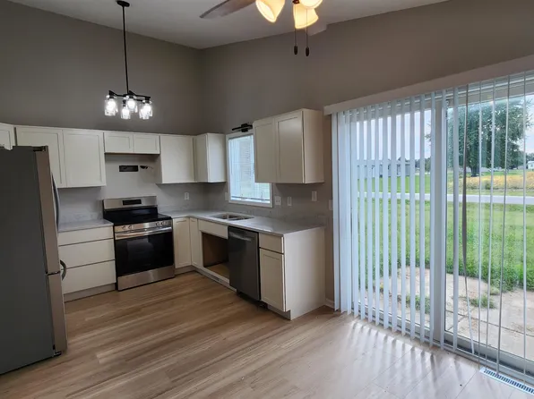 100 Thomas Pl, Arena, WI 53503