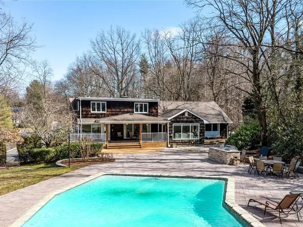 190 Harbor Lane, Roslyn Harbor, NY 11576