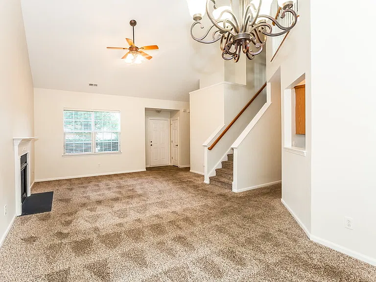 6827 Blake Brook Dr — Photo 8