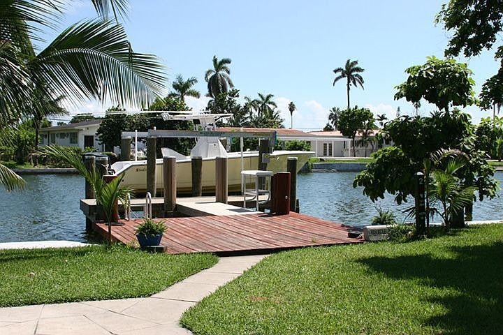 4 post boat lift 