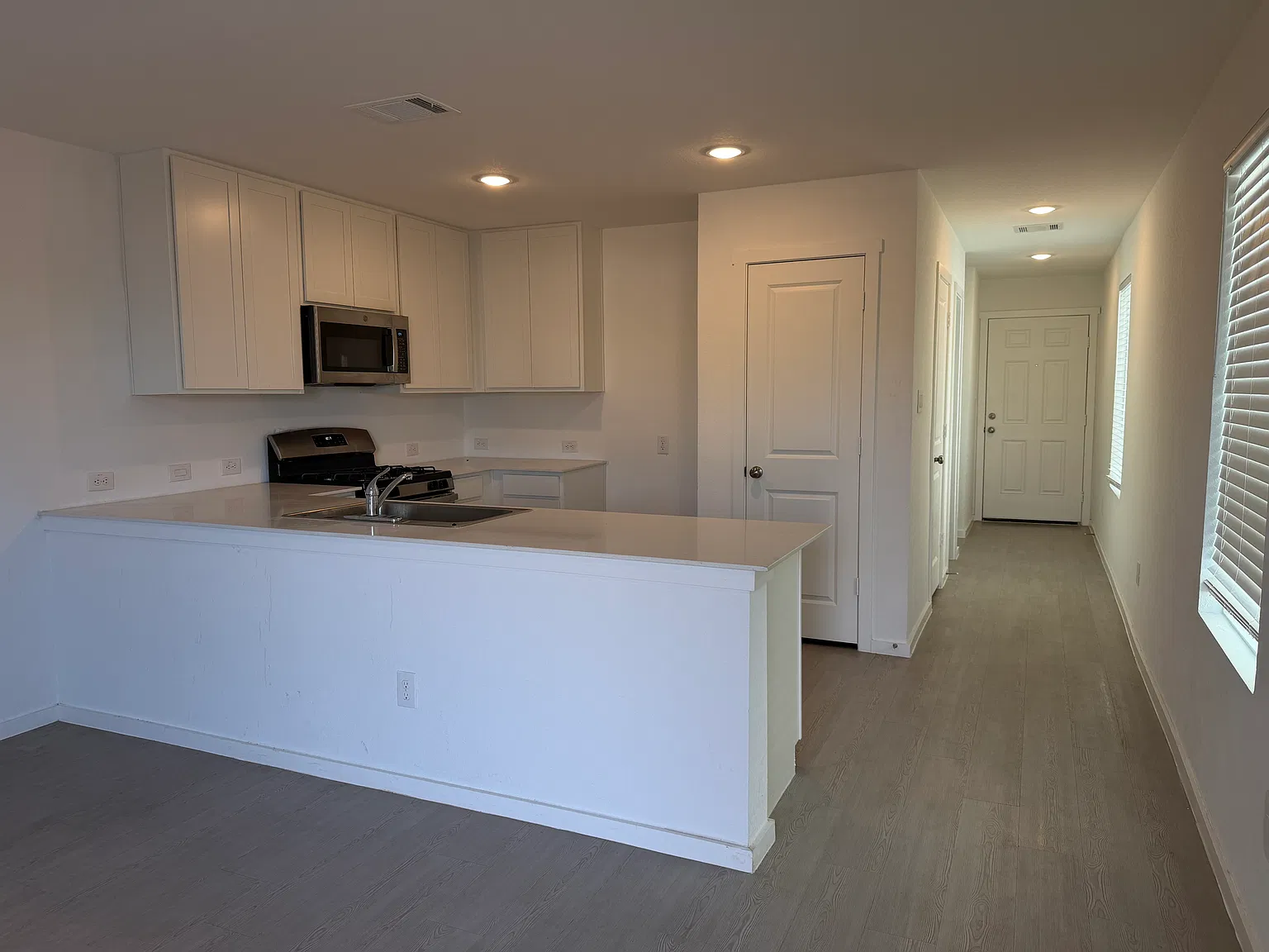 3 bed, 1189 sqft, $1,200 — Photo 4