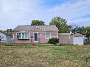 6207 Fay Dr, Saint Louis, MO 63134