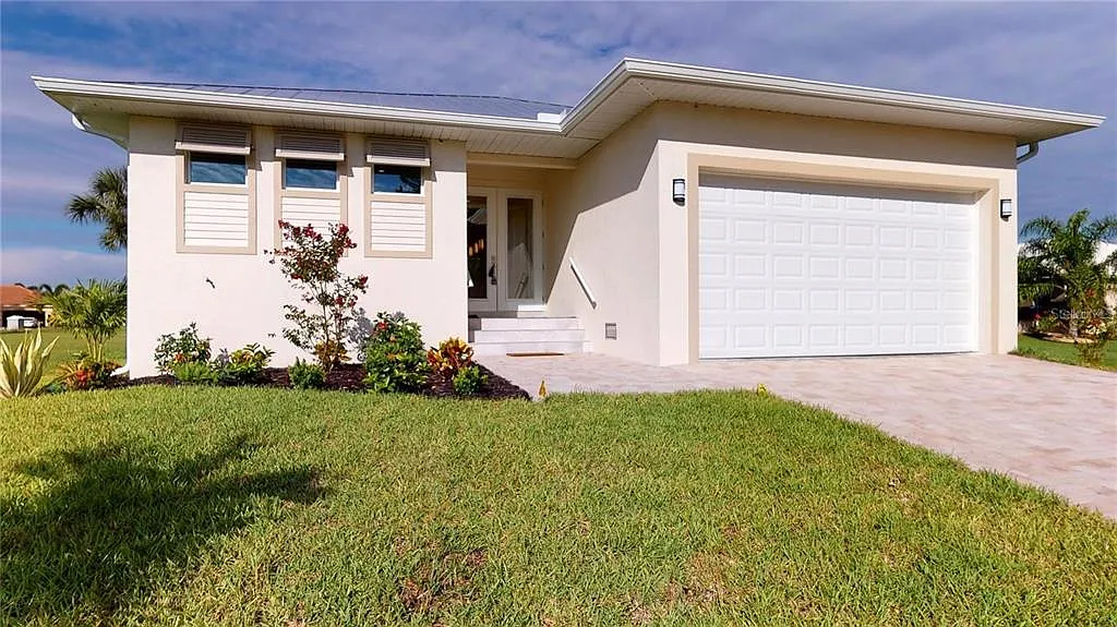 3 bed, 2.0 bath, 1669 sqft, $2,100 — Photo 1