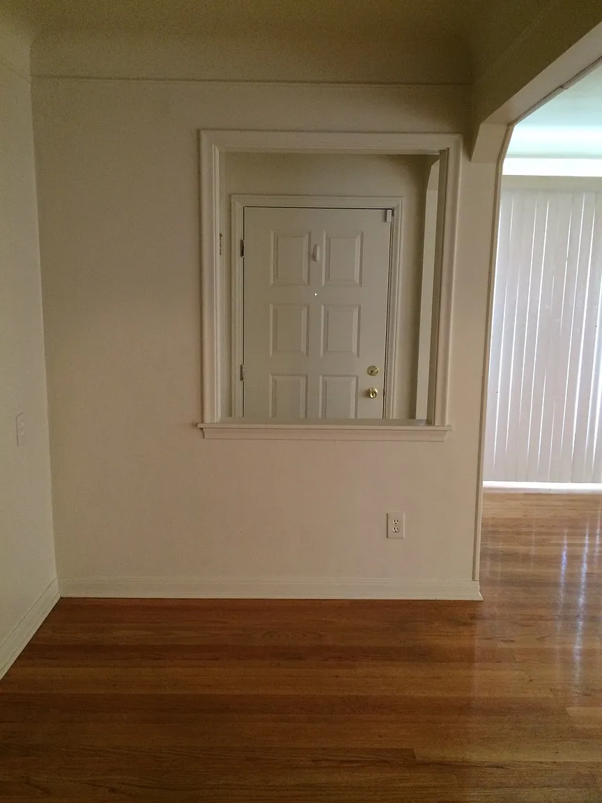 9737 Lenore photo 1