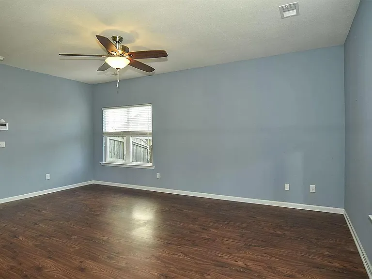 305 Chestnut Oak Ct — Photo 19
