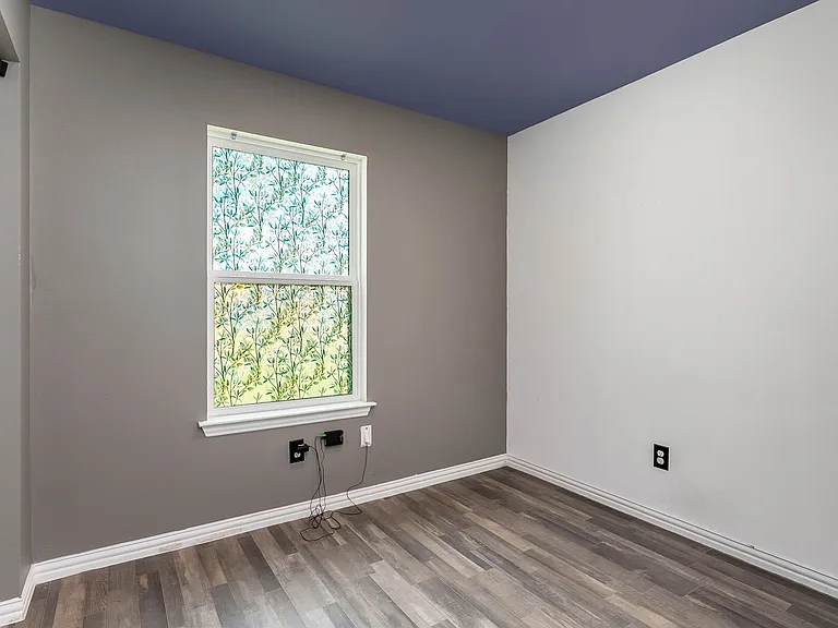 225 Virginia St — Photo 11