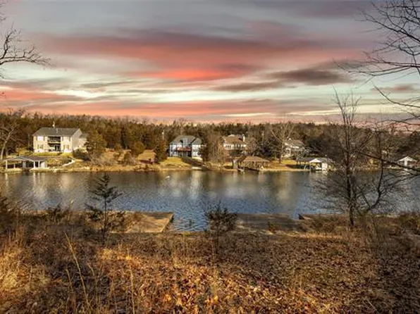 10212 Lake Ridge Dr, Hillsboro, MO 63050