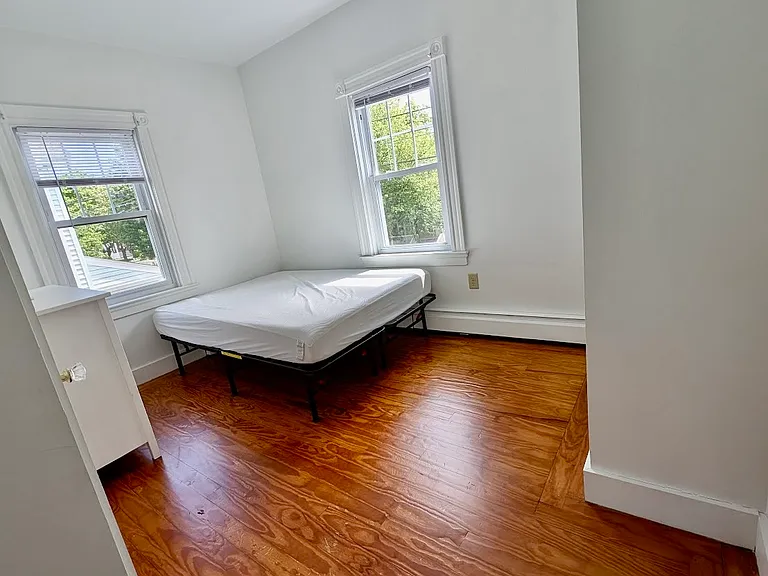 18 Bedlow Ave — Photo 15