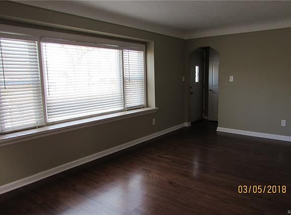 4th image of 22560 Outer Dr