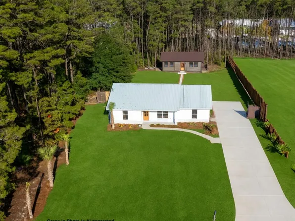 65 Happy Hollow Rd, Freeport, FL 32439