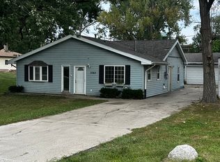 5565 NE 6th St, Des Moines, IA 50313