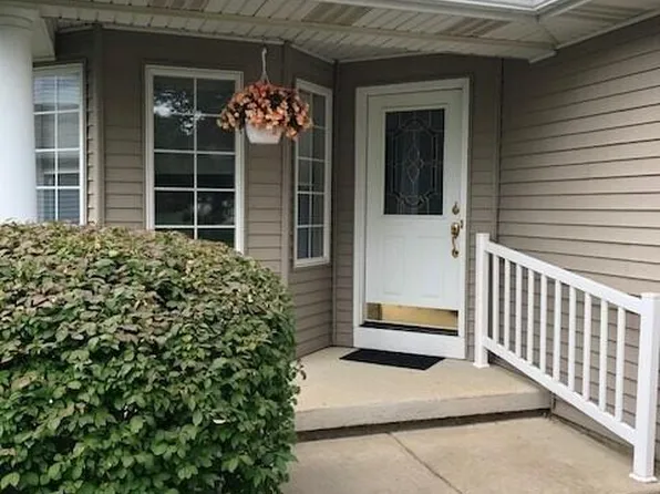 1010 Randy Ln, Saint Johns, MI 48879
