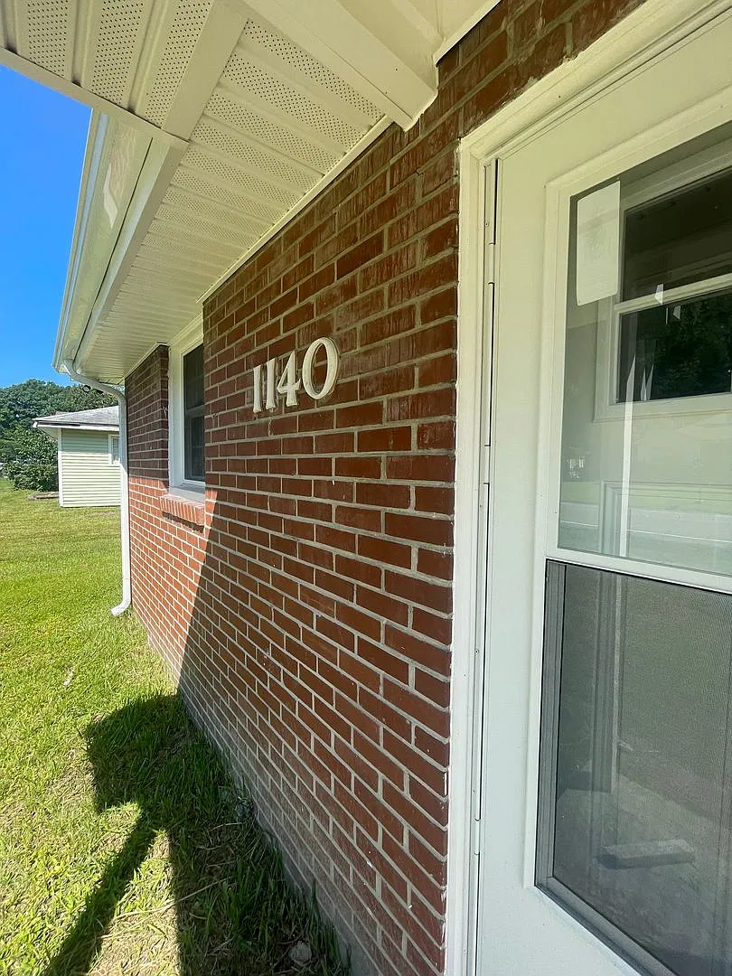 Stunning remodeled 2 bedroom duplex home 1.5 miles from the Oceanfront — Photo 2