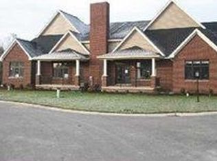 2500 Farrier Ln, East Aurora, NY 14052