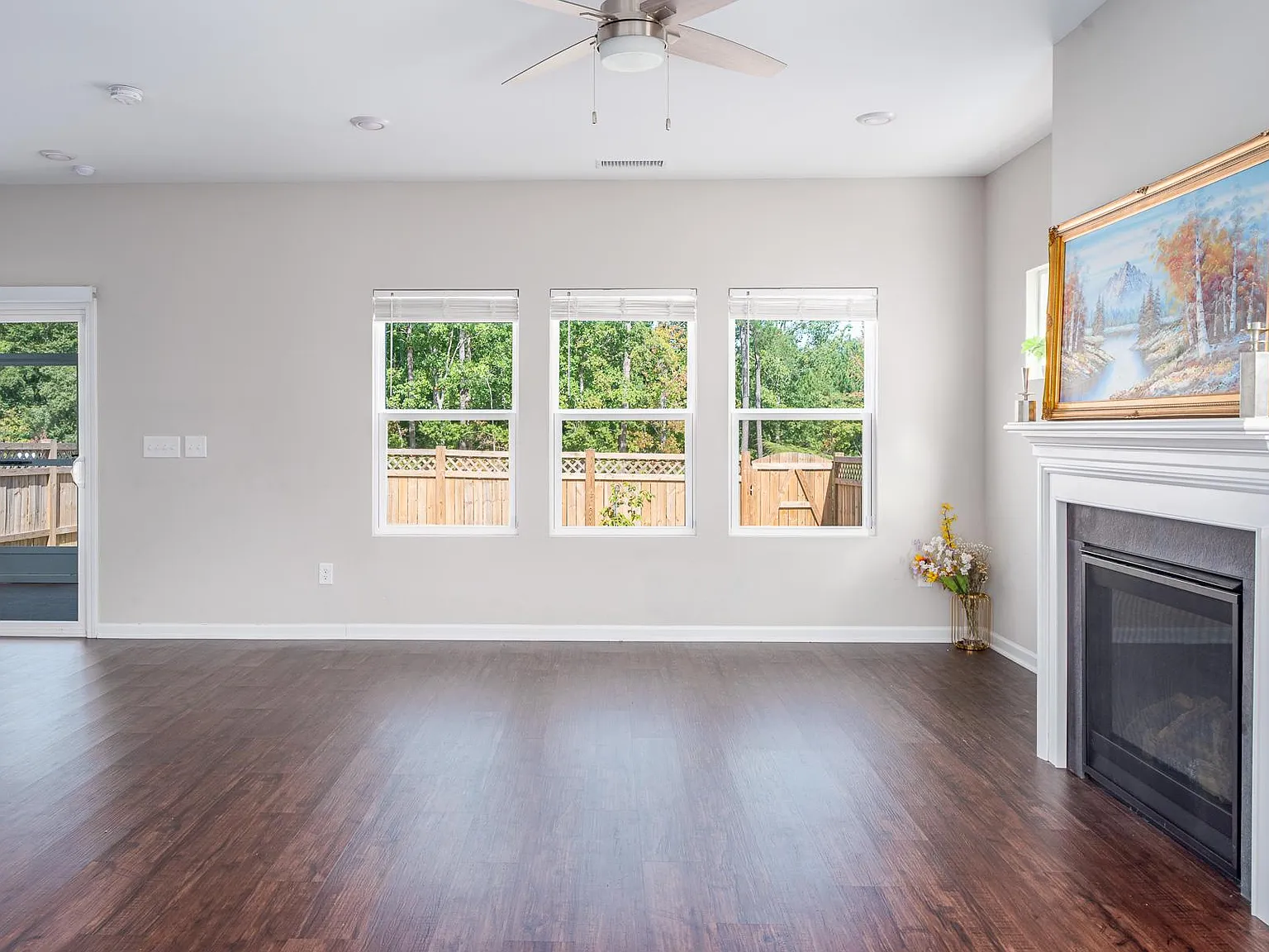 3 bed, 2100 sqft, $2,600 — Photo 4