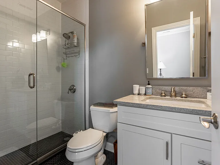 7200 Ashcombe — Photo 34