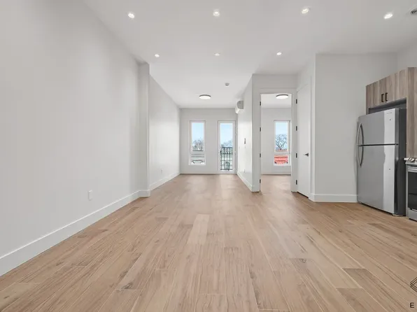 1116 Rogers Avenue A4 image 3 of 19