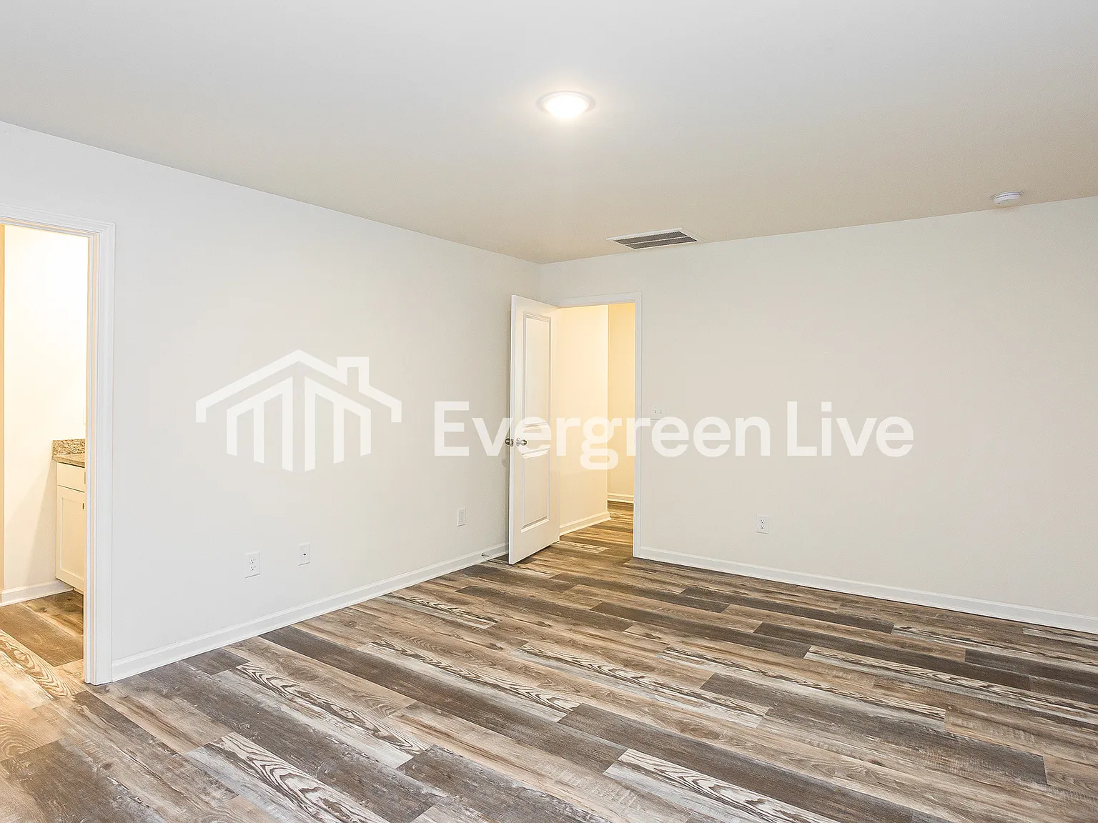 5 bed, 2.5 bath, 2119 sqft, $2,345 — Photo 3