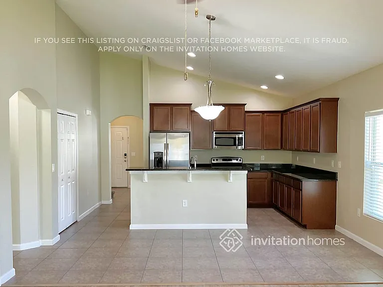 1455 Litchfield Dr — Photo 4
