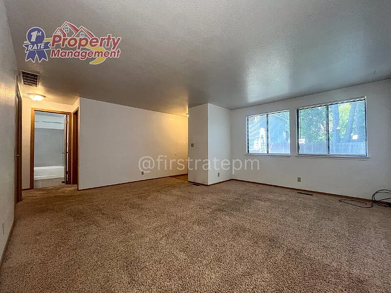 3219 Rose Hill St — Photo 5