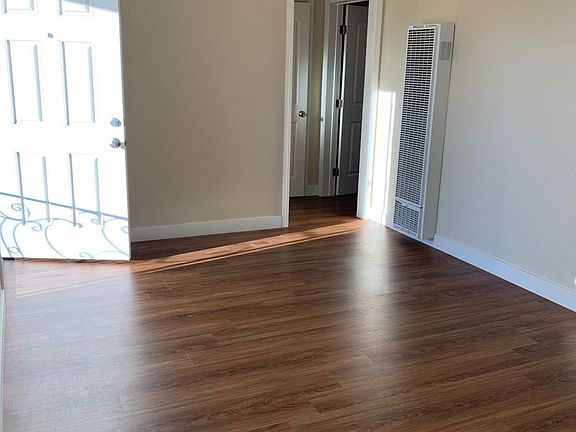 4th image of 448-450 Dover Way #454