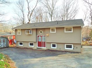 829 Long Cove Rd, Gales Ferry, CT 06335