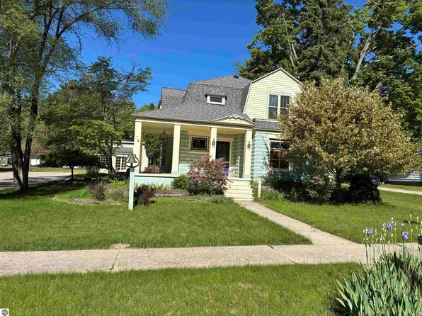 407 N Bridge St, Bellaire, MI 49615