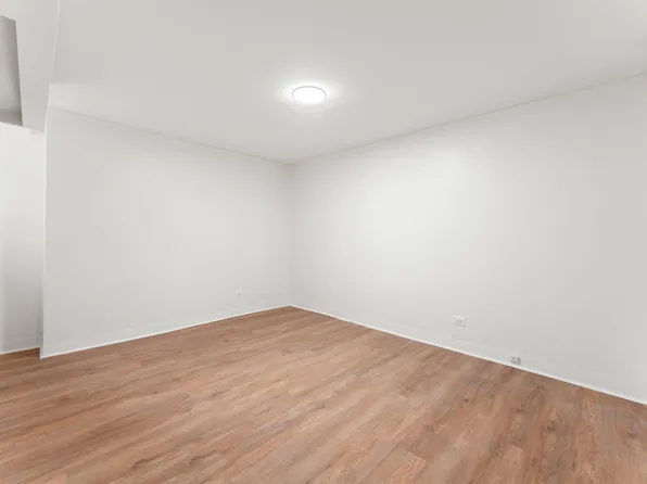 114 Oak Street image 19 of 41