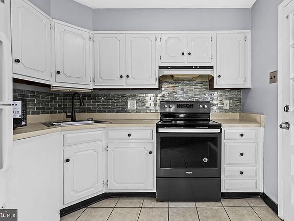 3rd image of 3407 Orbitan Rd