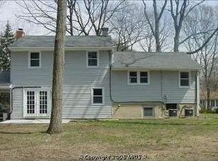 12 Holly Rd, Pasadena, MD 21122