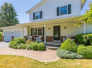 7 Crescent Dr, Brockport, NY 14420