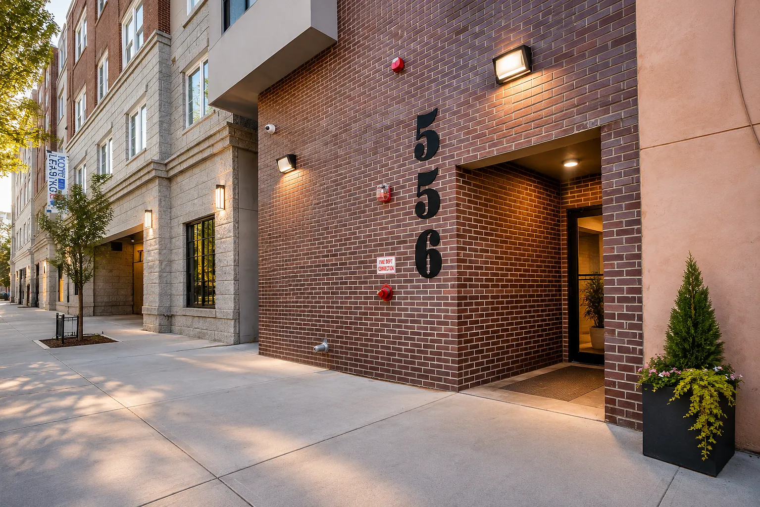 3 bed, 700 sqft, $3,100 — Photo 2