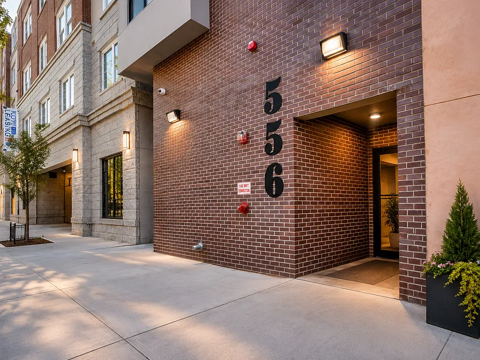 556-557 Market St #1CCC