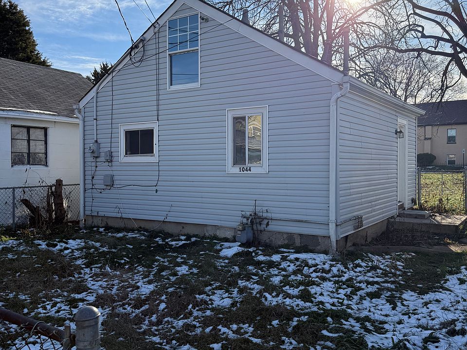1st image of 1044 Campbell Ave