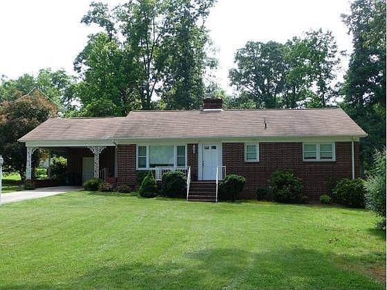 1st image of 2817 Dogwood Dr