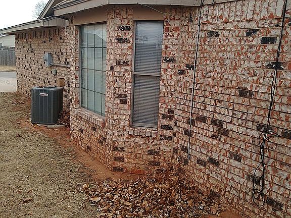 4th image of 201 Coral Ave