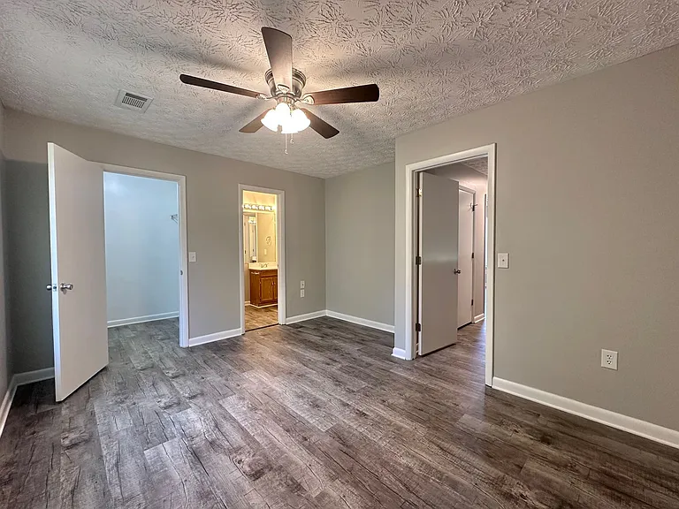 2021 N Sizer Ave #L — Photo 56