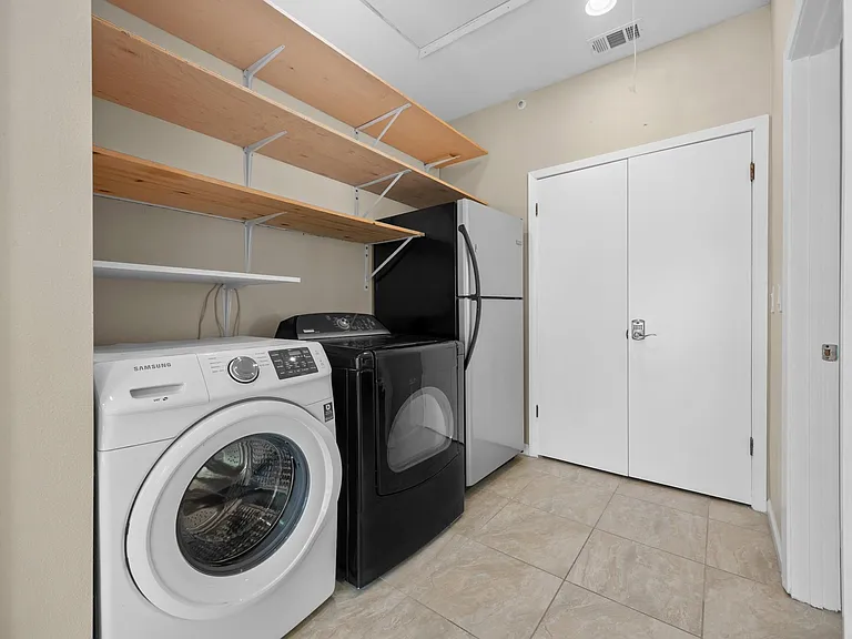 11532 Spicewood Pkwy — Photo 16