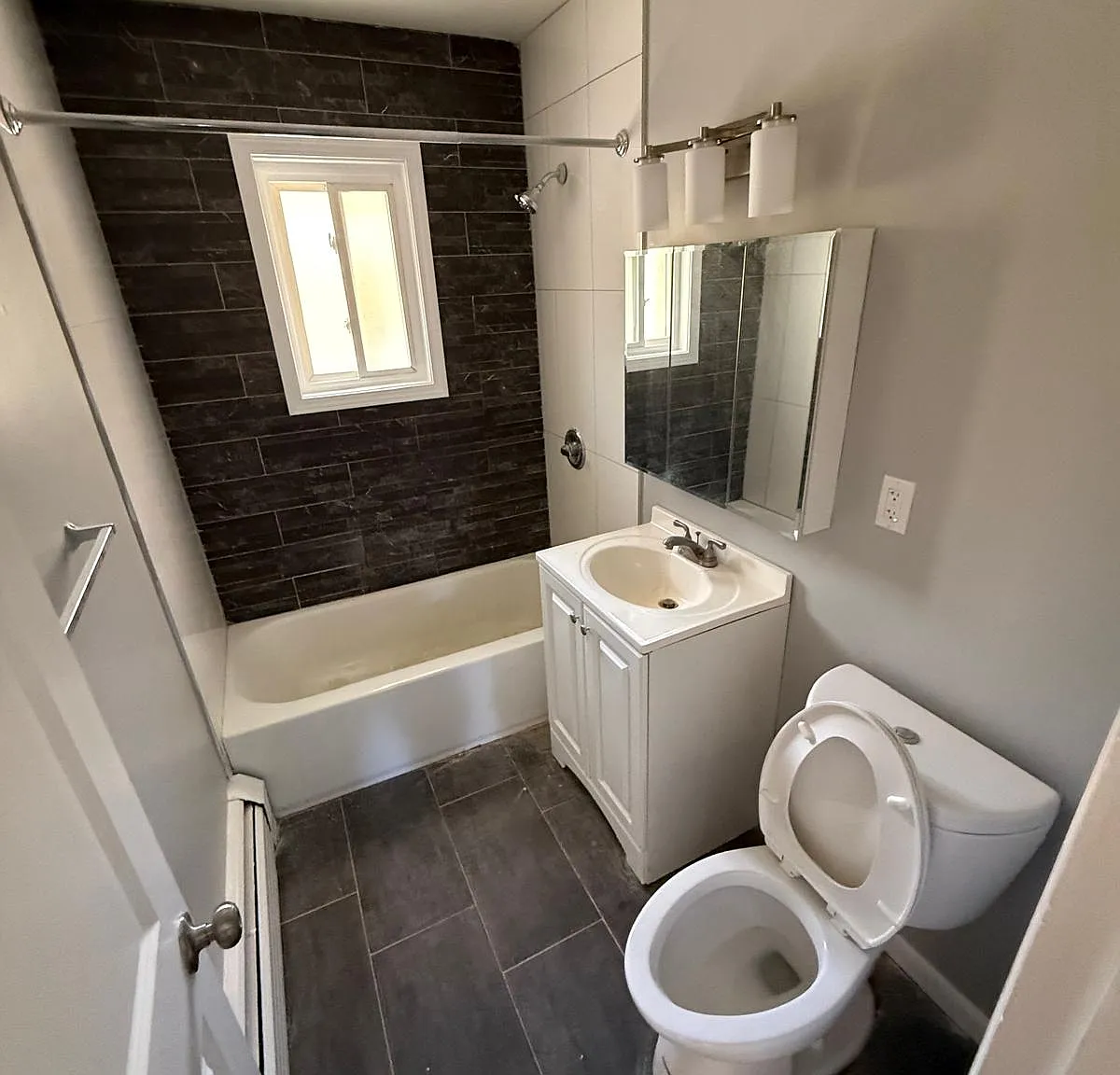 2 bed, $1,800 — Photo 4