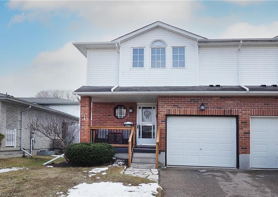 1st image of 224 Inverhuron Cres #A